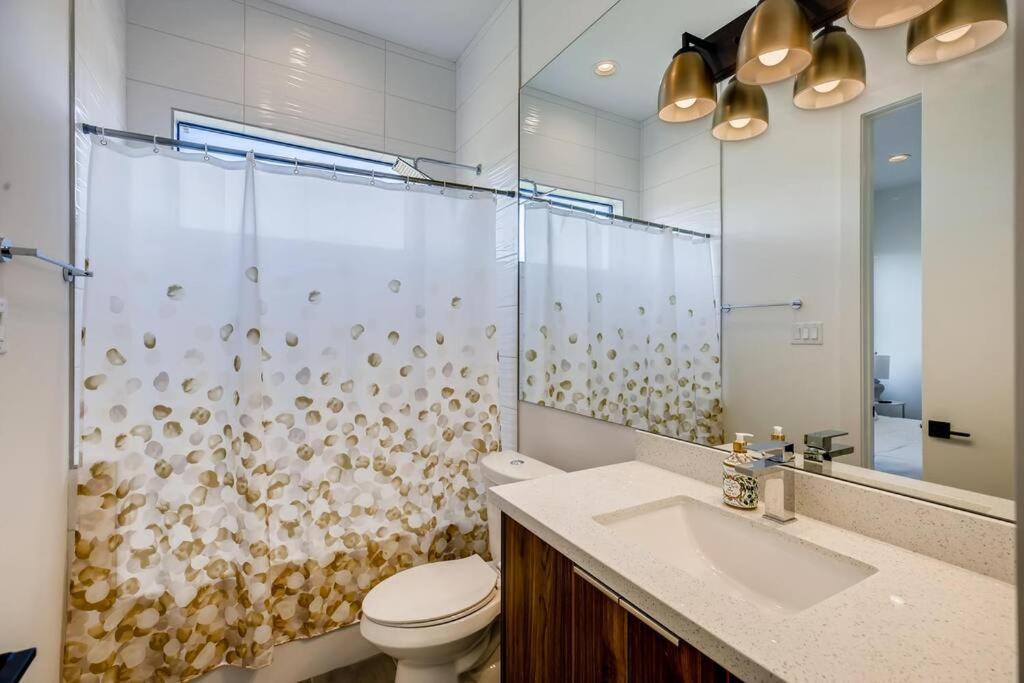 4 Story Home Mins To Downtown Houston With City Views Luaran gambar