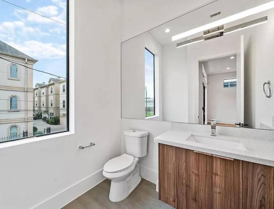 4 Story Home Mins To Downtown Houston With City Views Luaran gambar